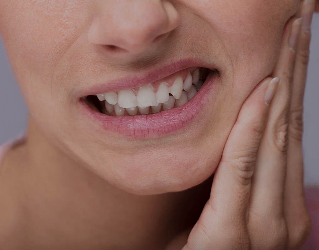 best-ways-to-whiten-sensitive-teeth.png?v=1681383531