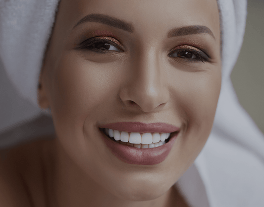 Teeth Bonding vs Veneers: Pros & Cons